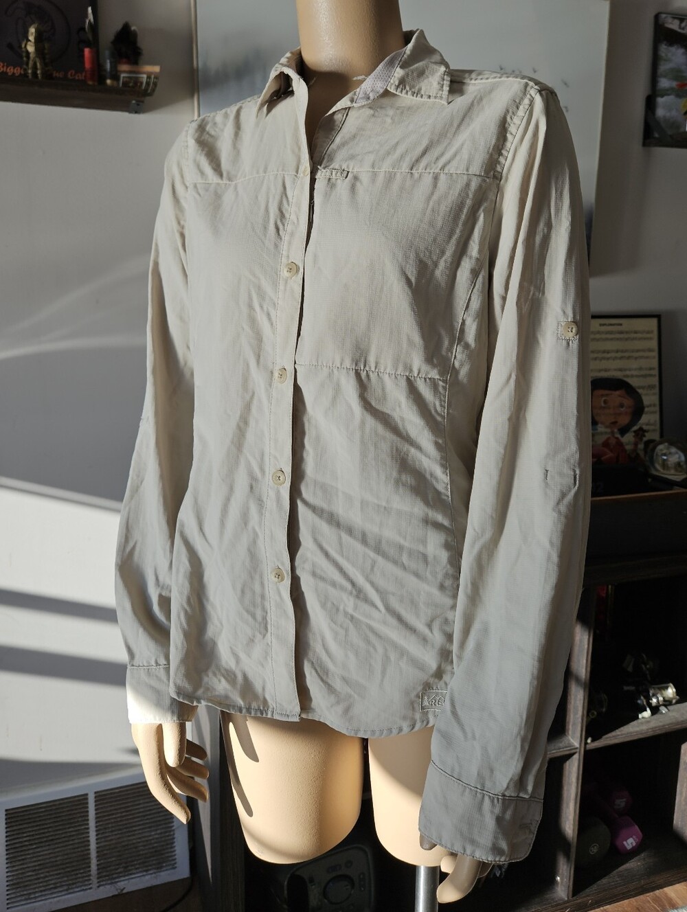REI Womens Light Beige Long Sleeve Button Down Shirt UPF 40 Tactel Nylon S Camp